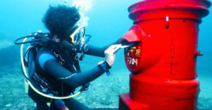 হাজারো চিঠি গভীর সমুদ্রে ডাকবাক্সে