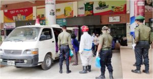 ভারত থেকে ফিরছে বাংলাদেশীরা