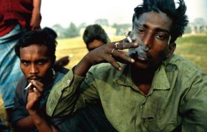 তামাক ও ধুমপান: এক শক্তিশালী বায়বীয় ঘাতক